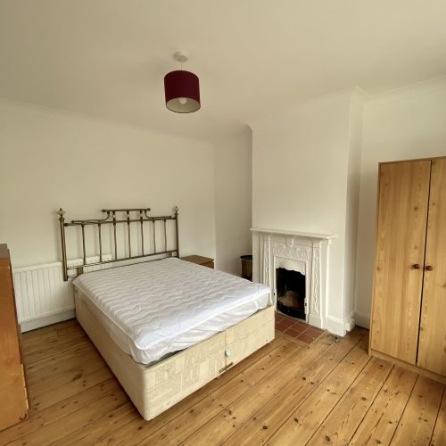 Kingsham avenue bedroom