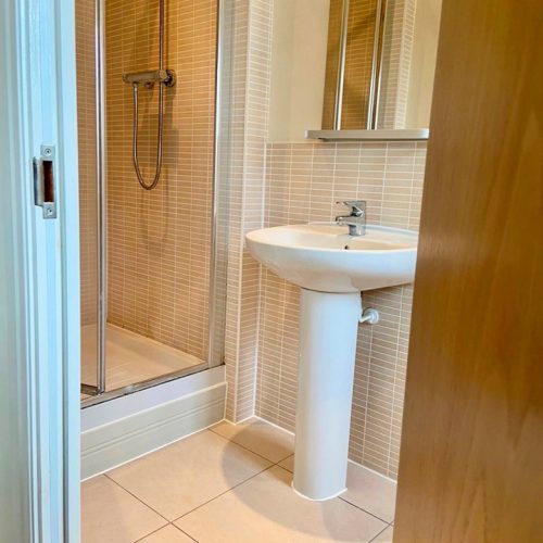 Lillywhite - ensuite Chispace