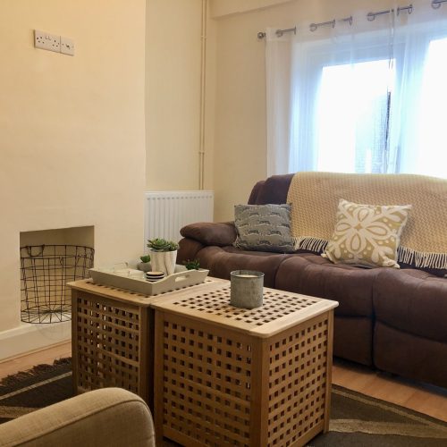 Kingsham Avenue lounge