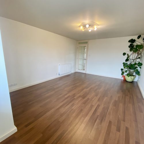 Oaklands Court Living room