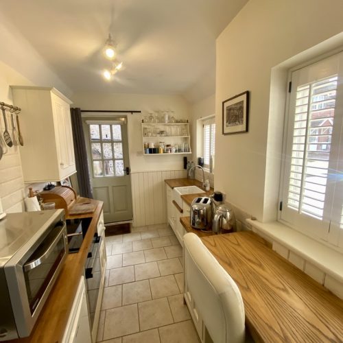 Singleton Cottage breakfast bar