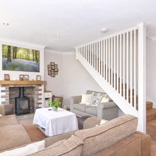 Barnham let living room