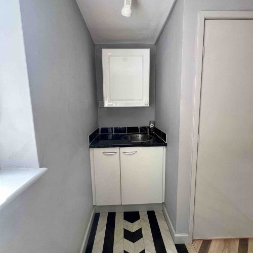 Unit 27 Bognor commercial let kitchenette