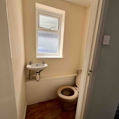 Unit 27 Bognor commercial let WC