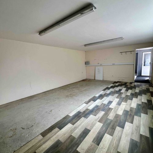 Unit 27 Bognor commercial let warehouse